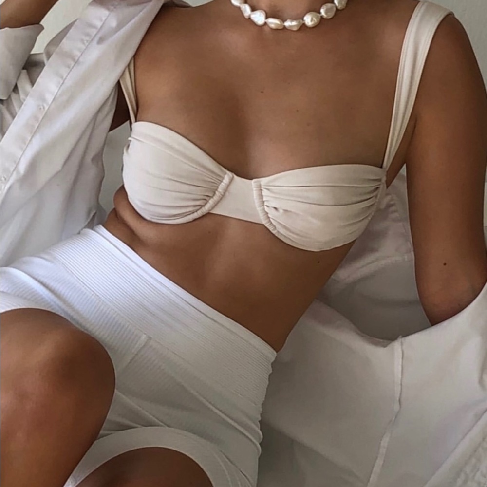 Belle the Label oracle top in cream (TOP ONLY)